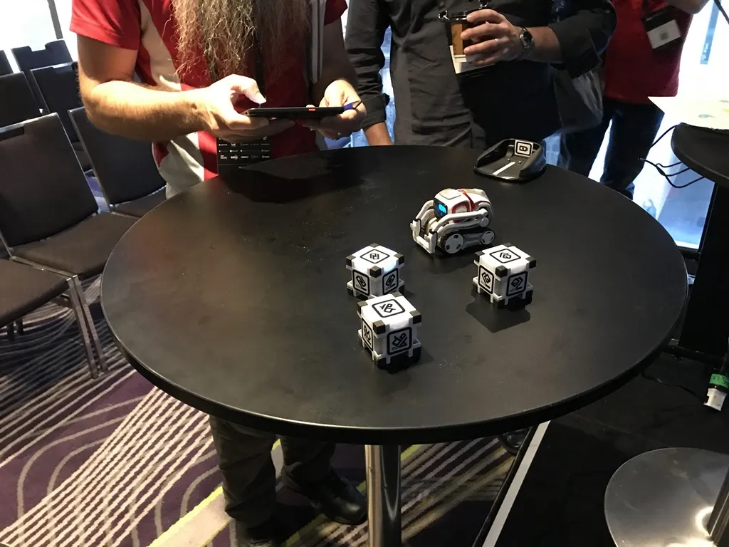 Cosmo robot with Lars Klint