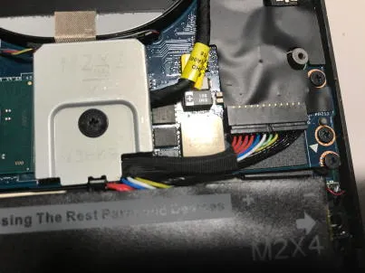 Laptop battery connector